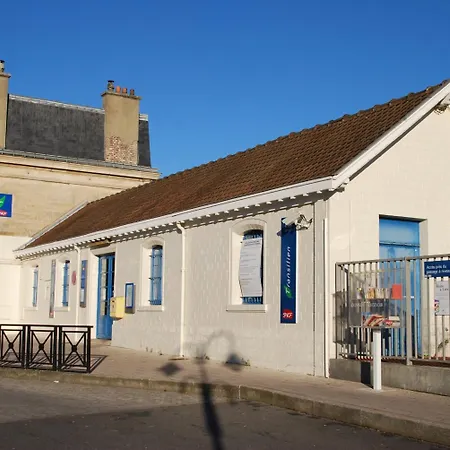 Hotel Cafe De La Gare 3*