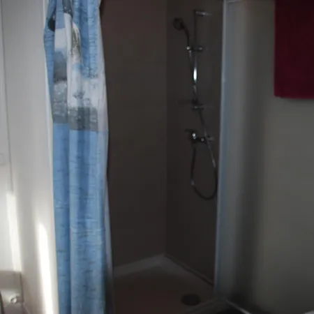 Cafe De La Gare Hotel