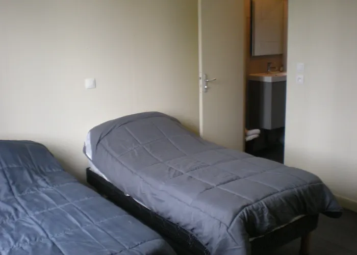 Cafe De La Gare Hotel