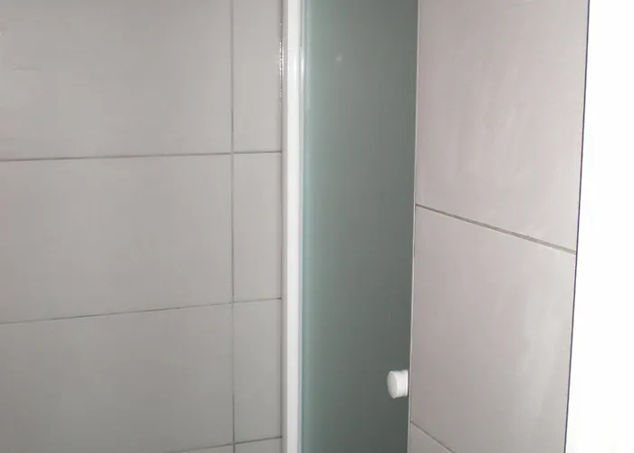 Hotel Cafe De La Gare Mery-sur-Oise